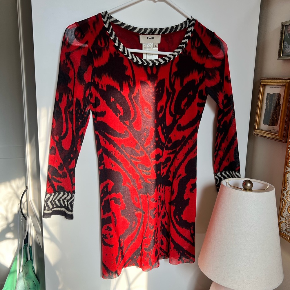 FUZZI Vintage Mesh Patterned Top